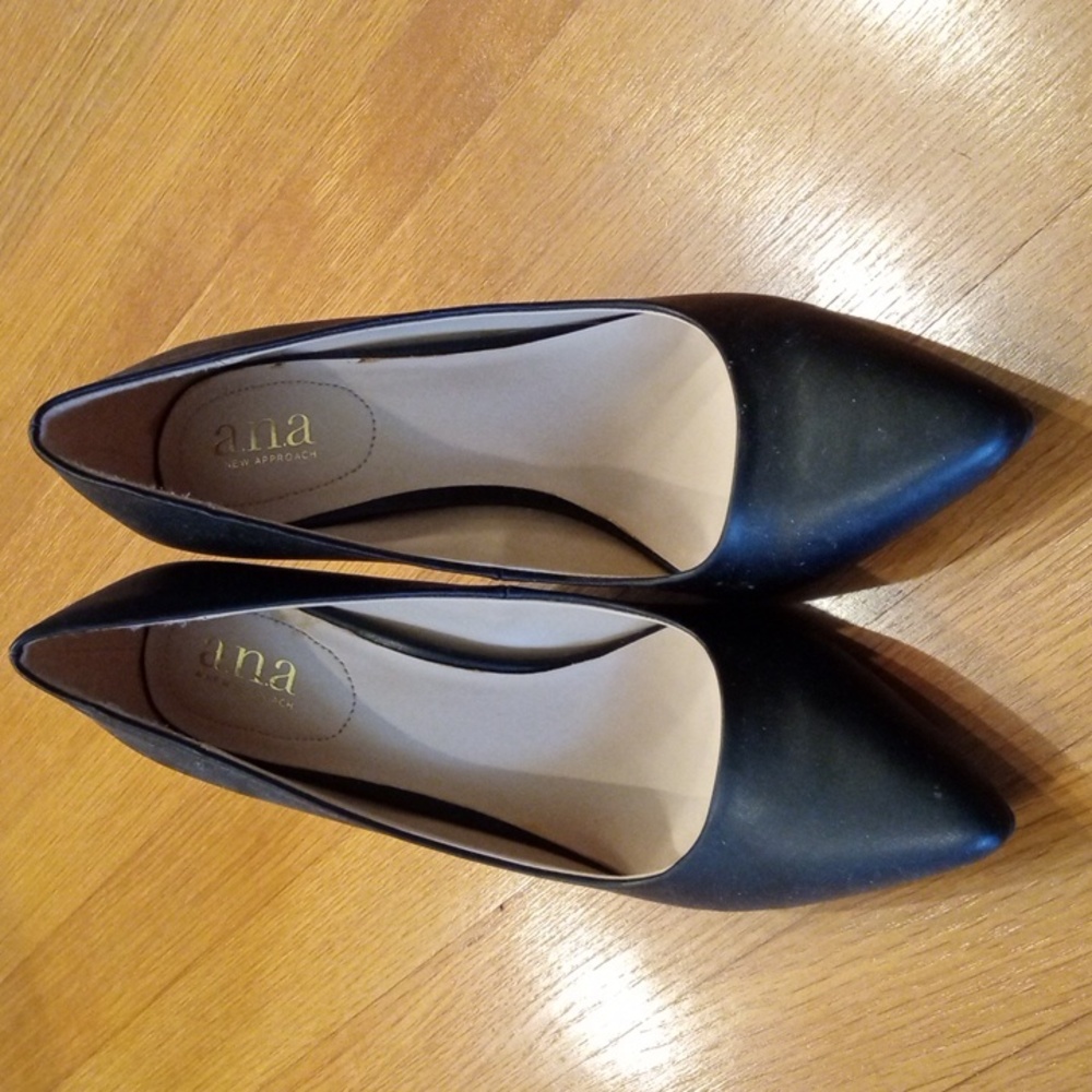 GUC A.N.A. Black Farrah Pump Heels Women's 9.5